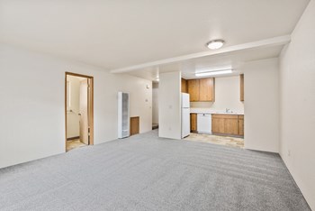 1600-1646 Becky Court 2 Beds Duplex/Triplex for Rent - Photo Gallery 7