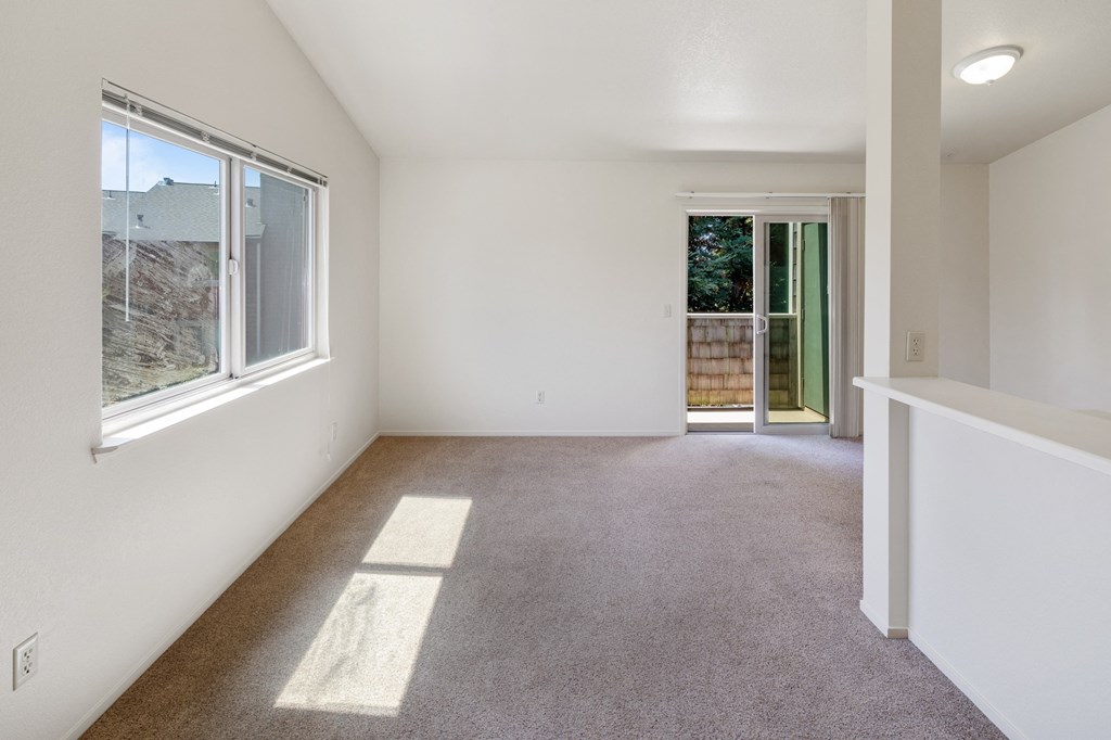 Spacious Living Area at Meadowview Apartments, Santa Rosa, CA