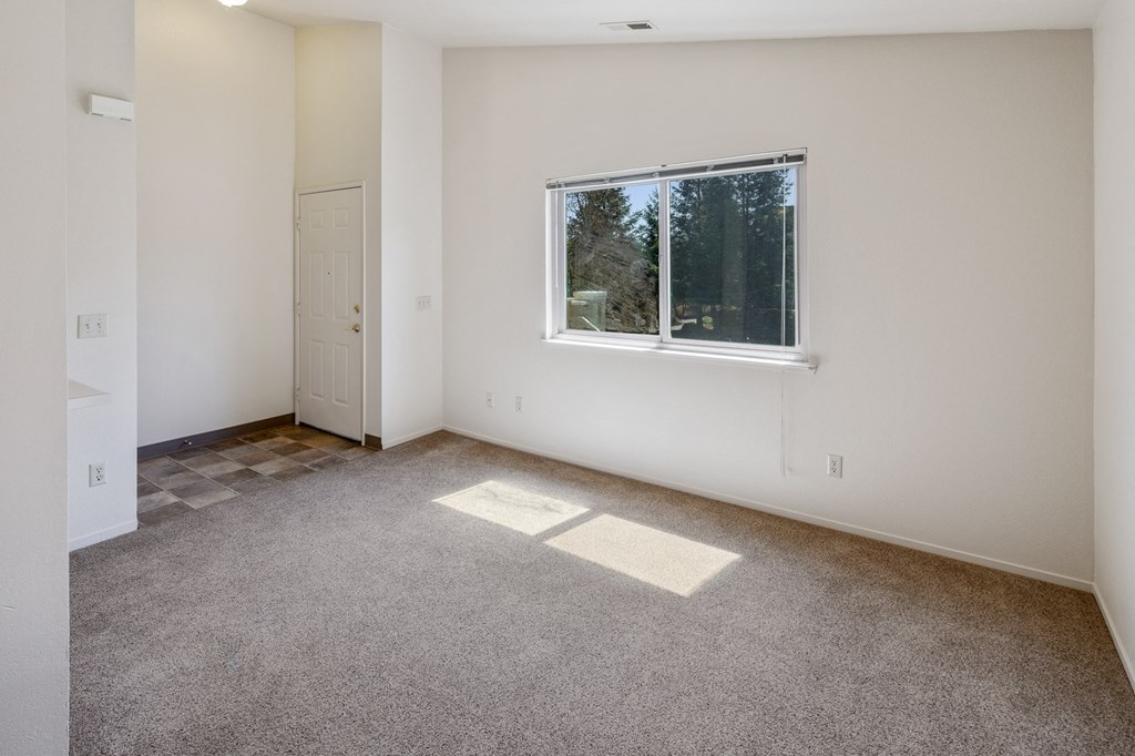 Beige Carpet In Bedroom at Meadowview Apartments, Santa Rosa, CA, 95407