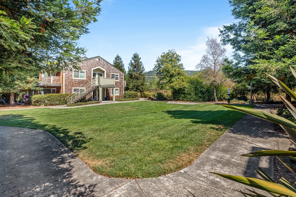 Lush Green Landscape at Meadowview Apartments, Santa Rosa, CA, 95407