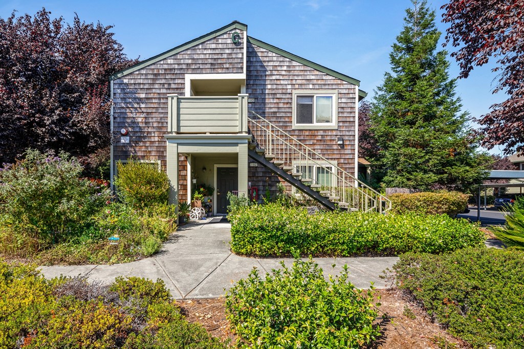 Garden Space at Meadowview Apartments, Santa Rosa, CA