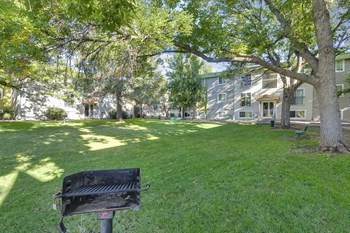 5901 Pierce Street 1-4 Beds Apartment for Rent - Photo Gallery 6