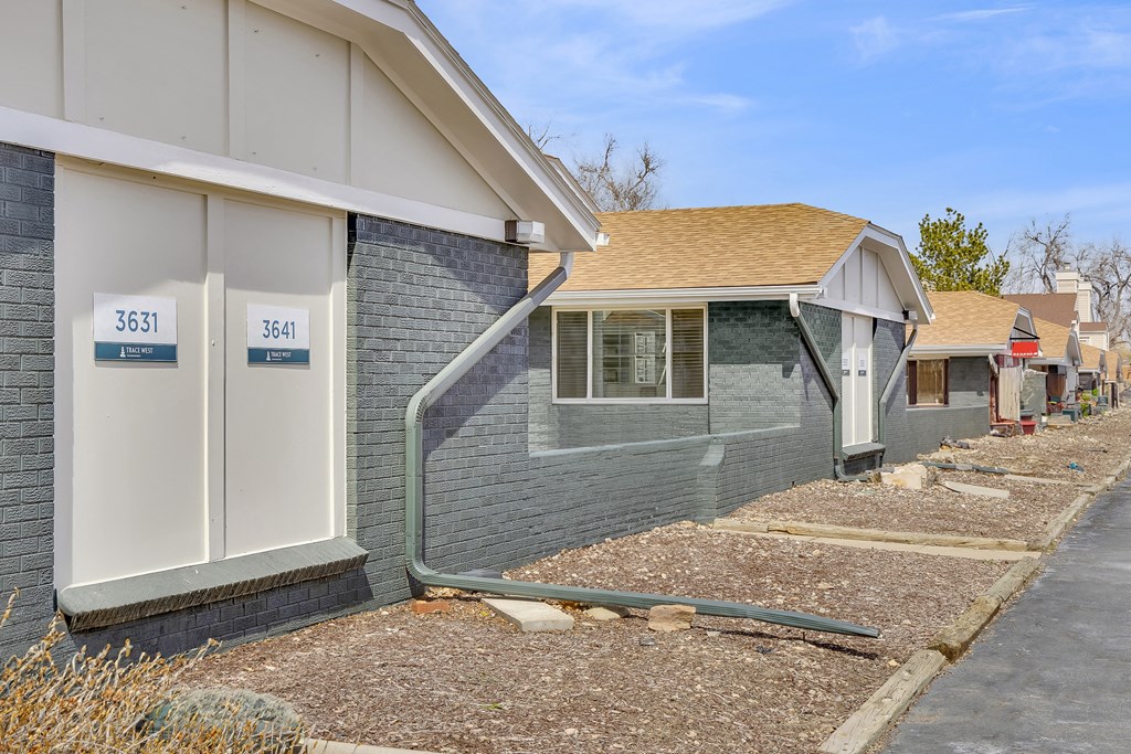 Building view of Trace West Townhomes