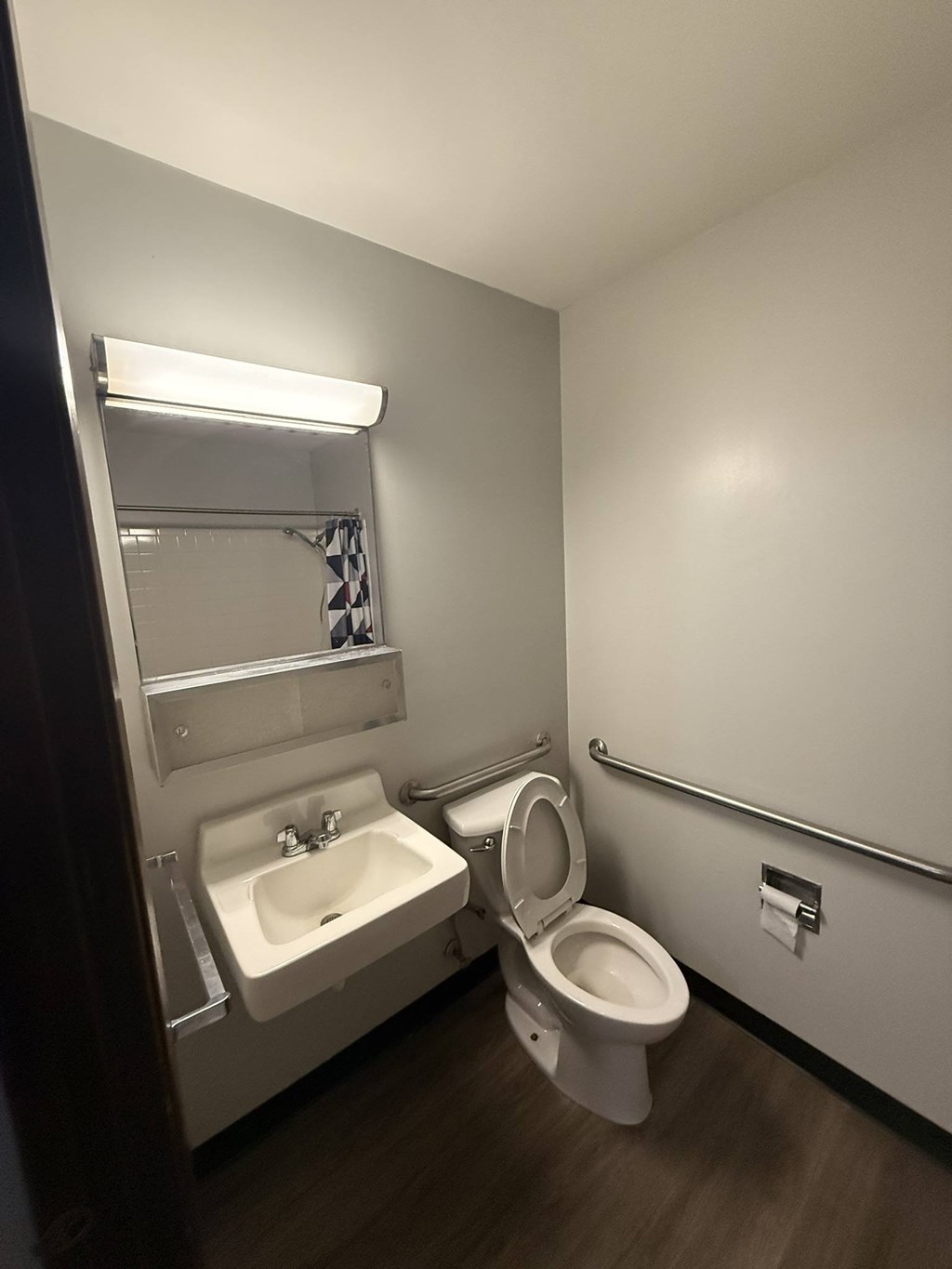 Unit G Bathroom