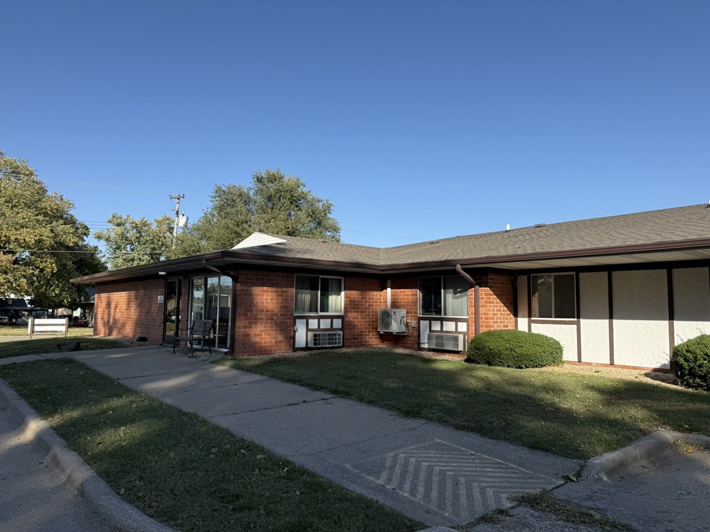 Exterior of Canton Place Apartments