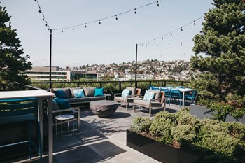 Roof top lounge
