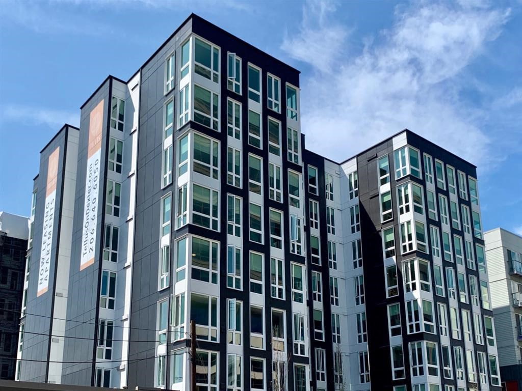 the building in which the hotel is located