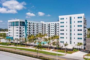 Marina Walk West Side - Photo Gallery 2