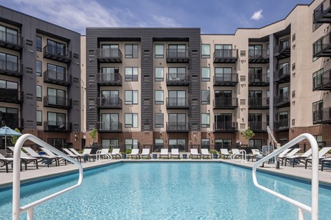 sparkling pool of apartment complex in centennial co
