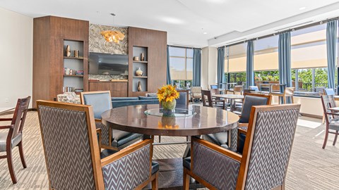 Dining Table at 71 France, Edina, MN, 55435
