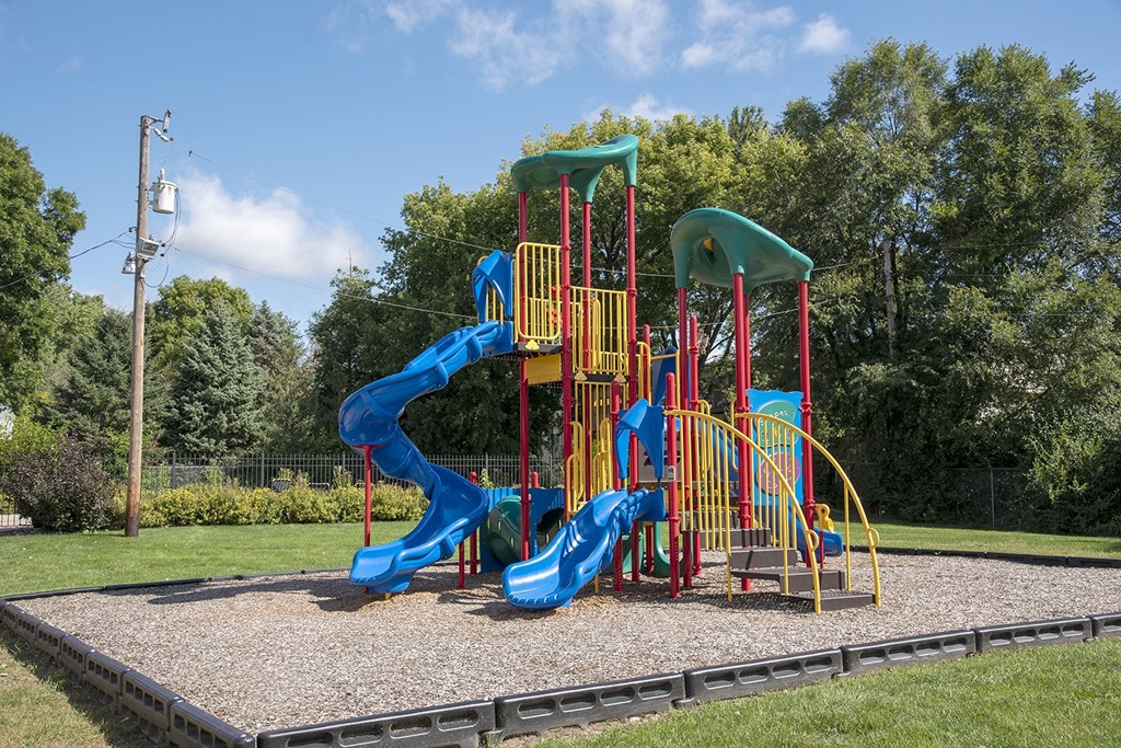 BayberryPlaceEaganMNOutdoorPlayground