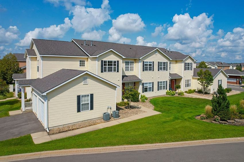 Cascade Shores Townhomes + Flats, 182 GrandeVille Road SW, Rochester