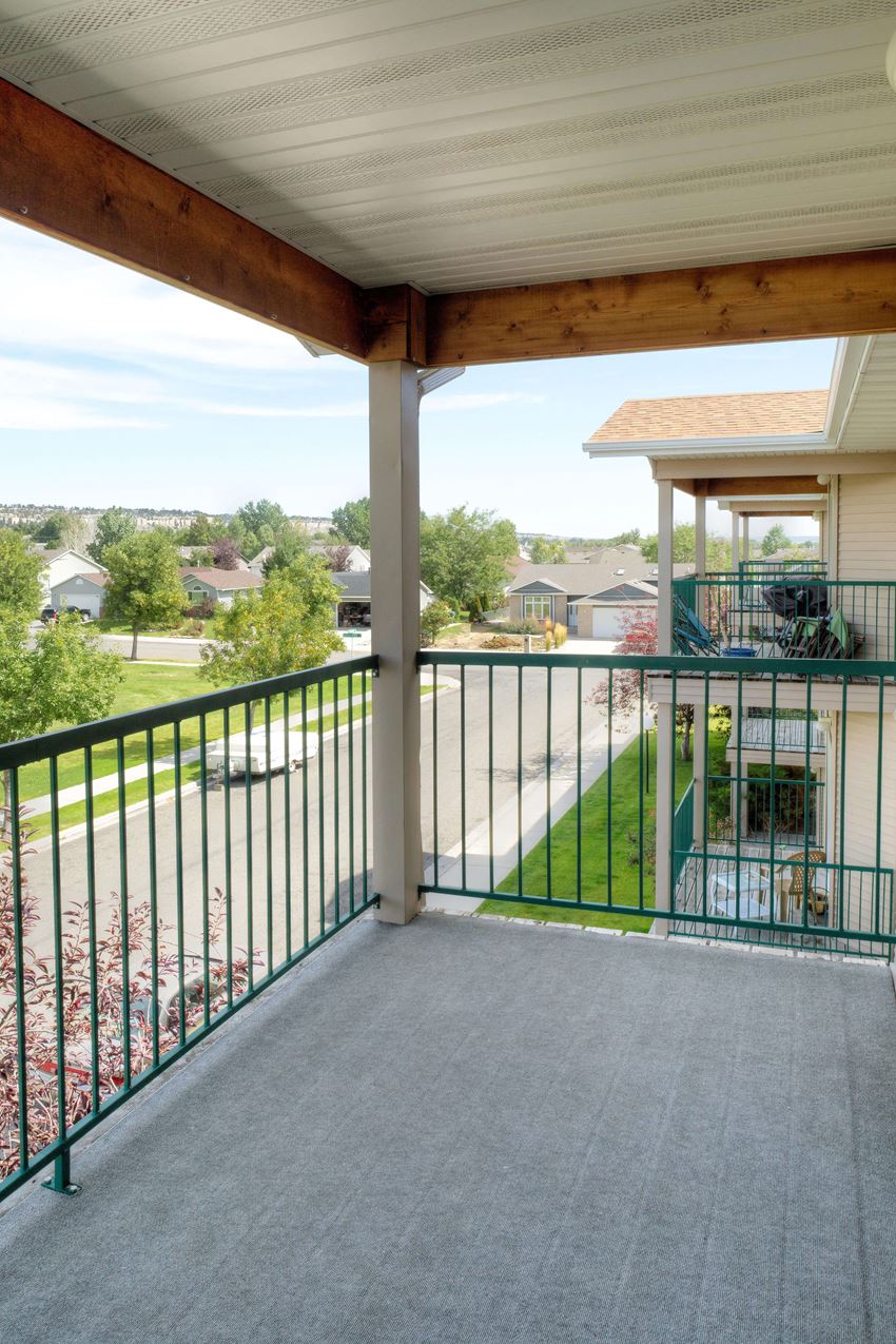 Country Meadows Apartment Homes, 1550 Country Manor Blvd, Billings, MT