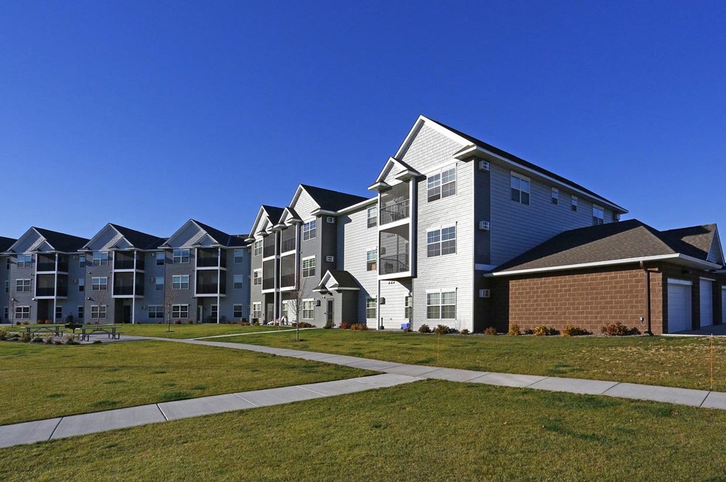Exterior Cypress Court Apartments Building