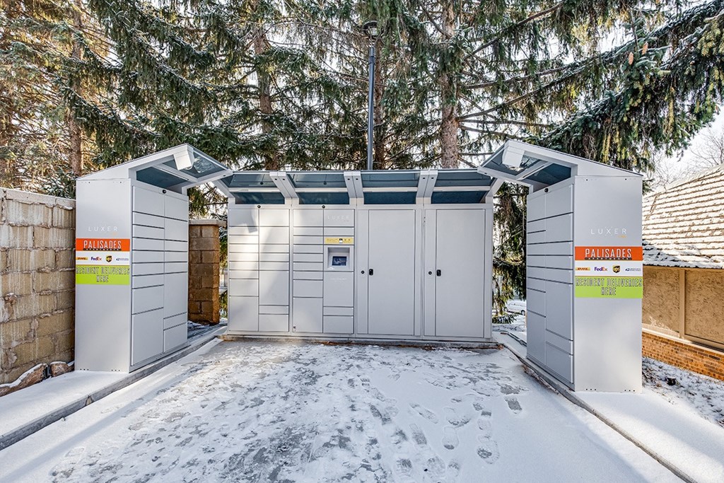 PalisadesApartmentsRamseyMNExtiorLuxorPackageSystem