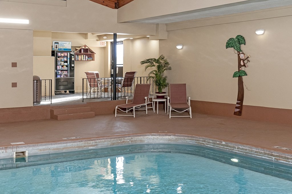 PlymouthPointeApartmentsPlymouthMNLargeIndoorSwimmingPool1
