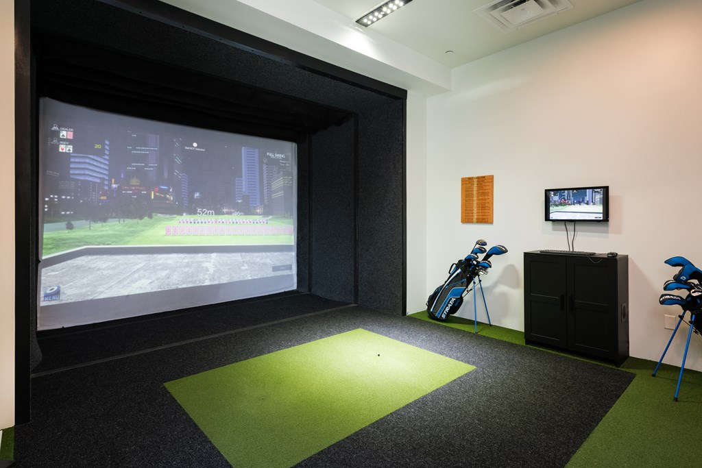 Keep your golf game strong all year round with the indoor Golf Simulator
