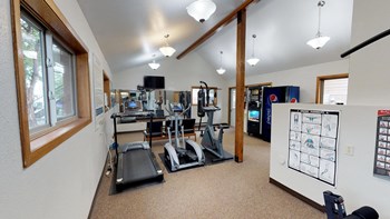 Fitness Center with Cardio Machines and Vending Machines - Photo Gallery 5