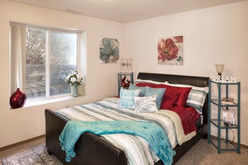 Furnished Bedroom with Large Window - Photo Gallery 4