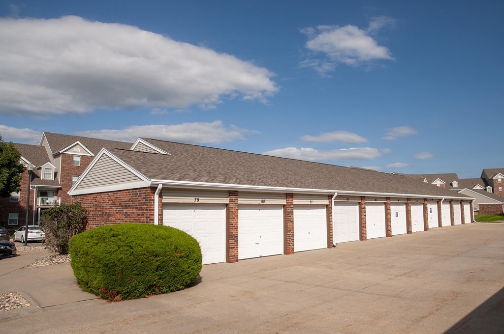 Outdoor Detached Car Garage at The Donovan Apartment Homes, Lincoln 68516