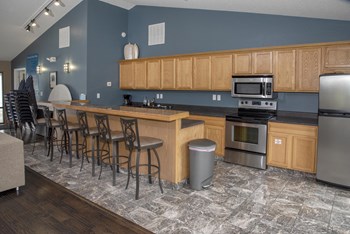 Clubroom with Large Kitchen and Breakfast Bar with Barstools - Photo Gallery 5