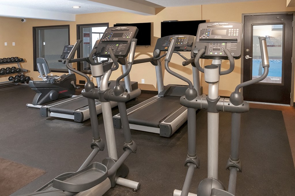 WoodhavenApartmentsMinneapolisMNStateOfTheArtHealthClubFitnessCenterWithGreatEquipmentOptions1