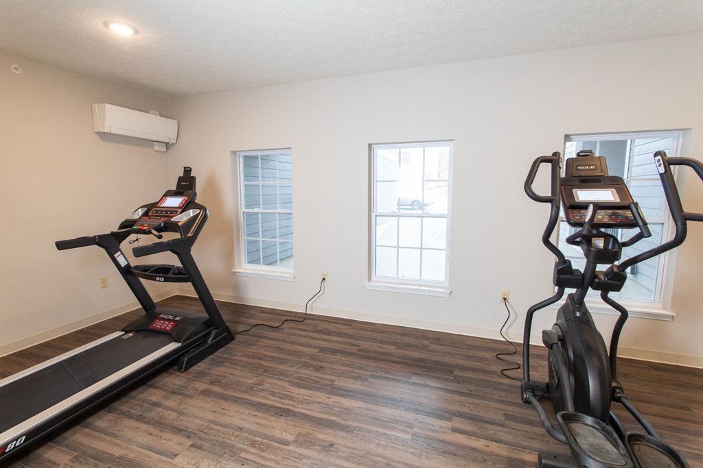 the gym at the preserve at polk apartments