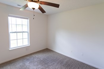 2411 Kestral Blvd 1-2 Beds Apartment for Rent - Photo Gallery 5