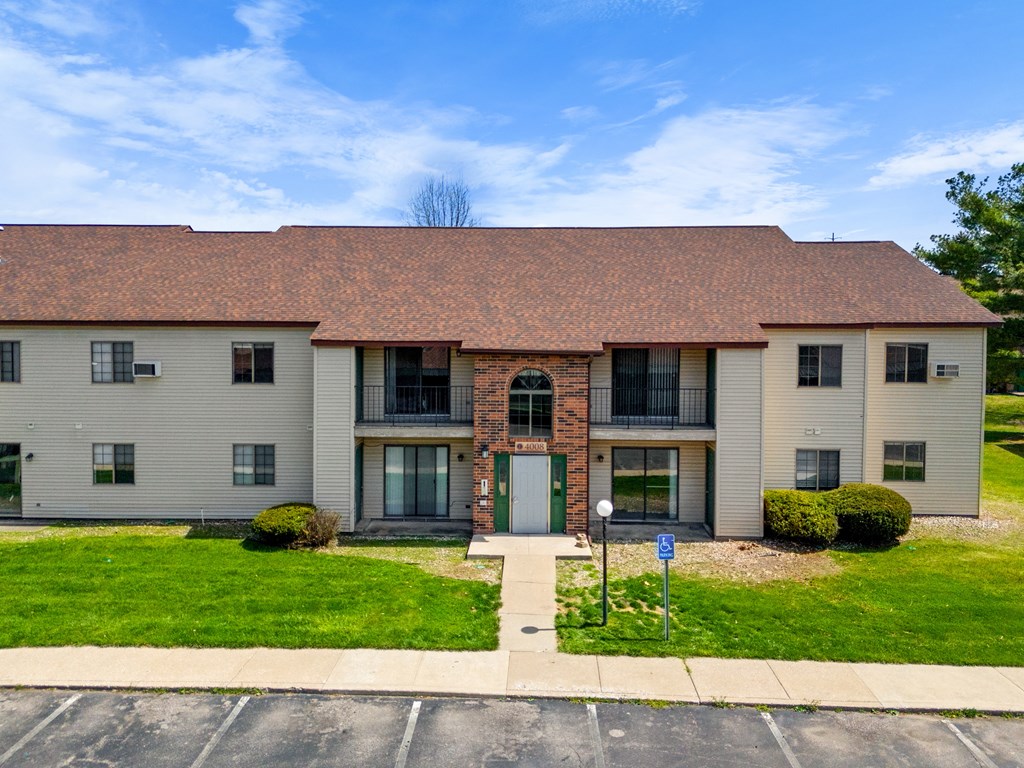 Building Exterior View at The Element @ St Andrews, Mishawaka