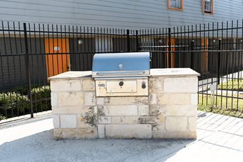 Community Grill Station at La Bella Apartments, Fort Worth, Texas