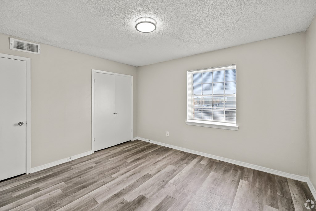 Unfurnished Living Area at La Bella Apartments, Fort Worth, 76116