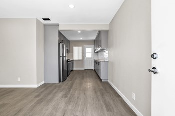 311 N Idaho Street 1 Bed Apartment for Rent - Photo Gallery 3