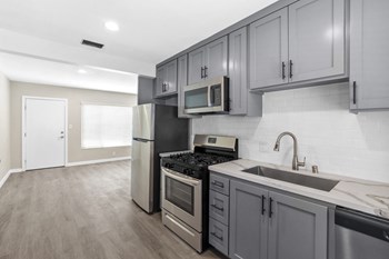 311 N Idaho Street 1 Bed Apartment for Rent - Photo Gallery 10
