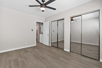 311 N Idaho Street 1 Bed Apartment for Rent - Photo Gallery 14