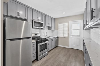 311 N Idaho Street 1 Bed Apartment for Rent - Photo Gallery 9