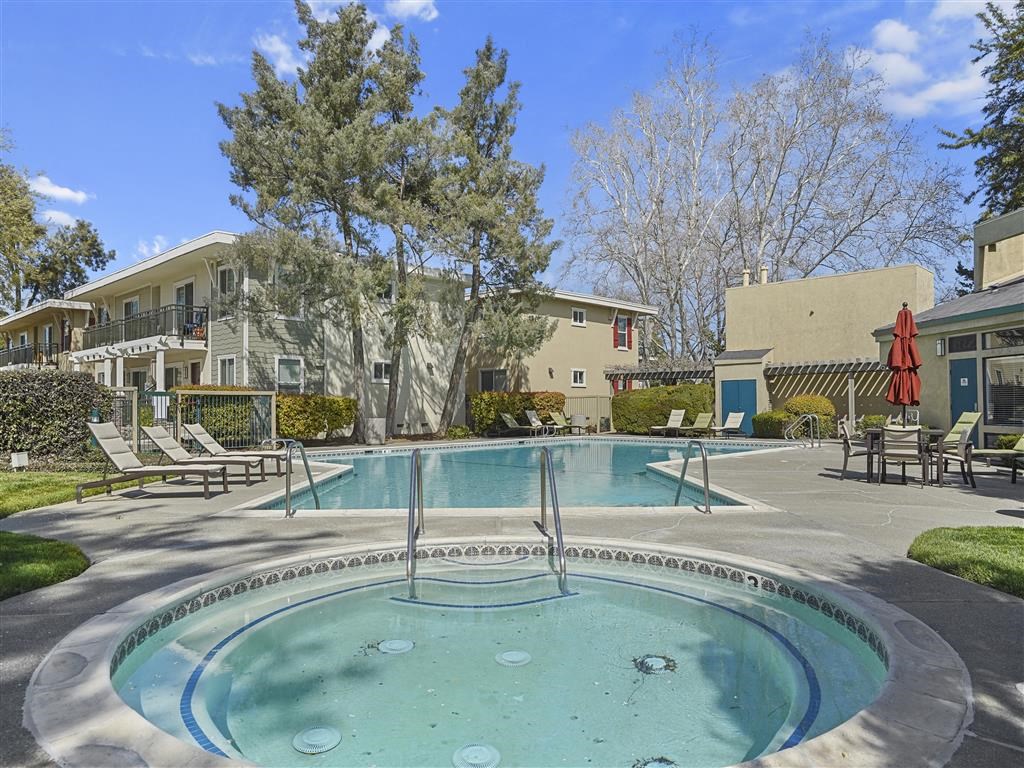 Pool and Spa at Parkside Apartments, Davis