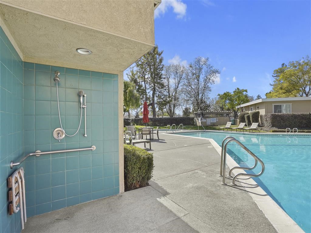 Outdoor shower at Parkside Apartments, Davis, 95616