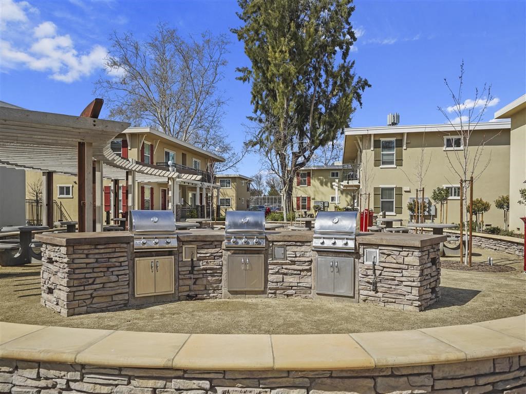 Wide shot BBQ at Parkside Apartments, California