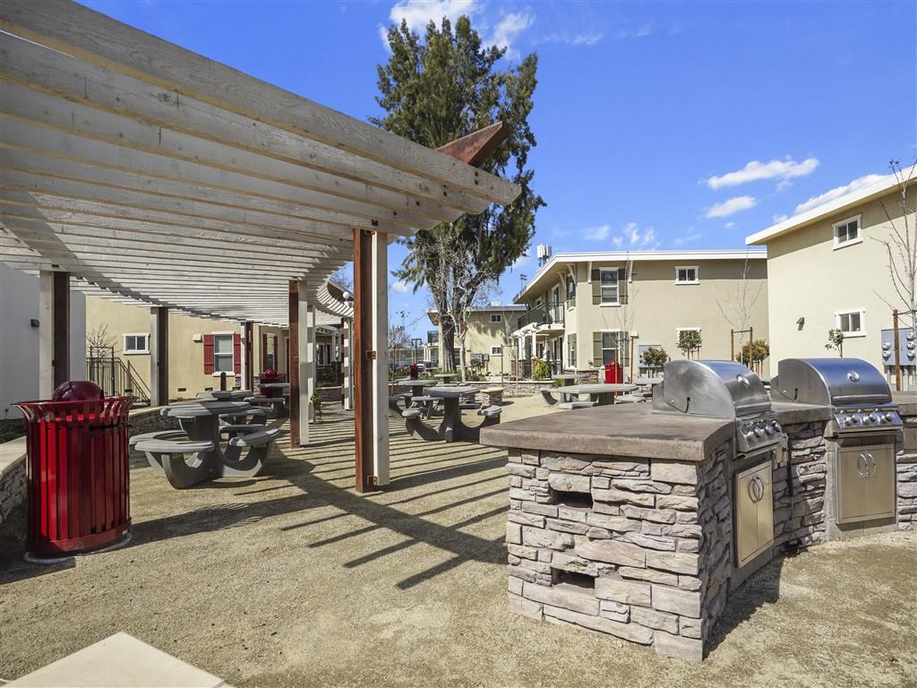 BBQ and Picnic area at Parkside Apartments, Davis, California