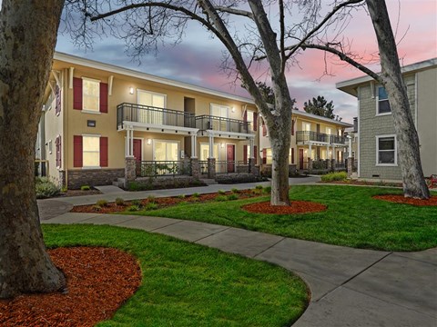 Evening View at Parkside Apartments, California, 95616