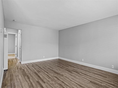 Peninsula Pines Apartments