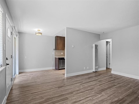 Peninsula Pines Apartments