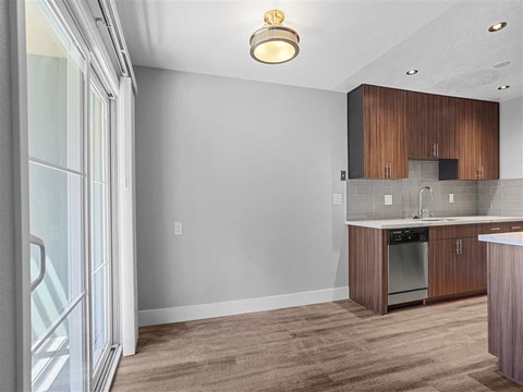 Peninsula Pines Apartments