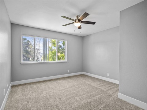 Peninsula Pines Apartments