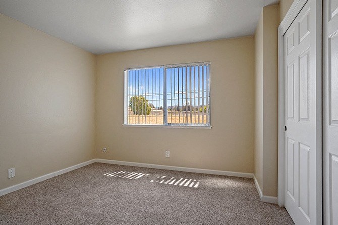 Bay Windows at Colonial Garden Apartments, California, 94401