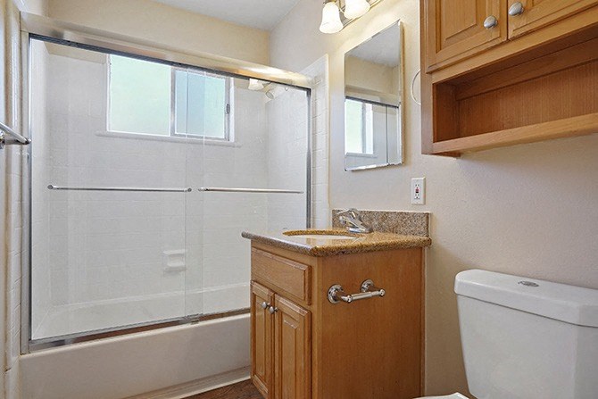 Bright Bathroom at Colonial Garden Apartments, San Mateo, CA, 94401