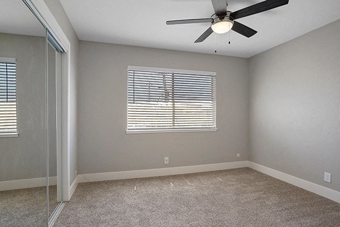 Trey Ceilings at Colonial Garden Apartments, California, 94401