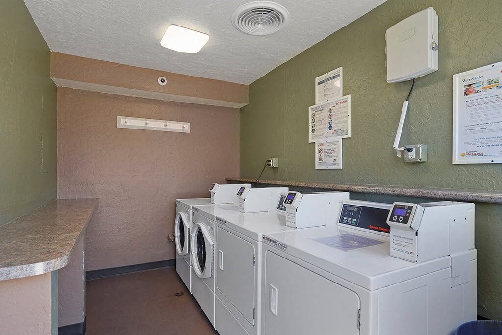 Clean Laundry Room at Colonial Garden Apartments, San Mateo