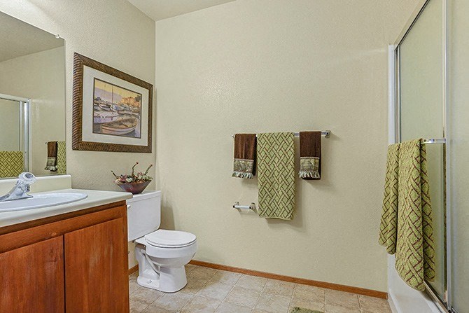 Modern Bathroom Fittings at Cypress Landing, California