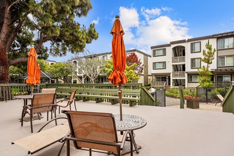 Peninsula Pines Apartments